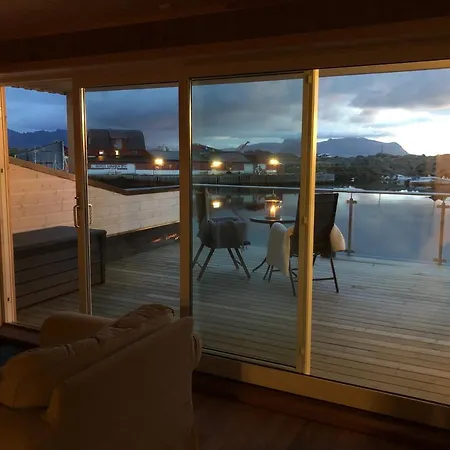 Lägenhet Laukvik Suites *